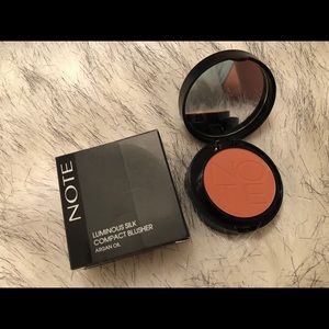 Note luminous silk compact blush desert rose